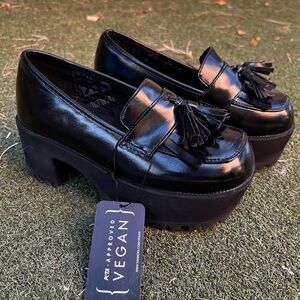 T.U.K Black Oil Patent Nosebleed Loafer - NWT